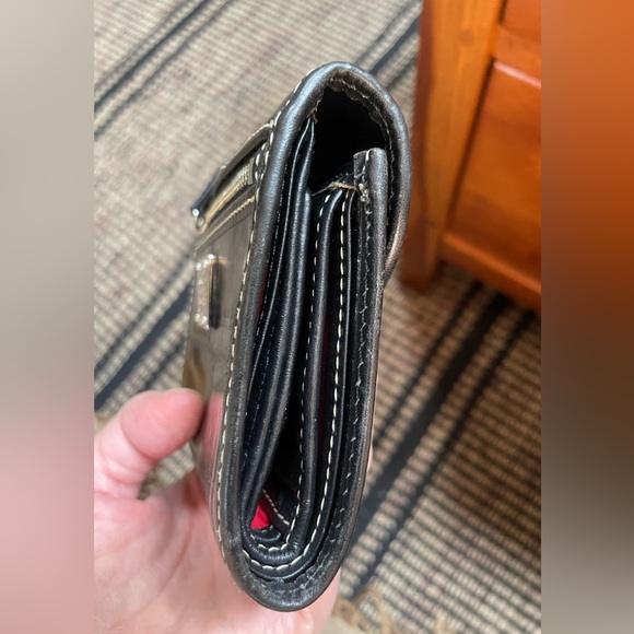 Dooney and Bourke black reptile wallet - Picture 5 of 12